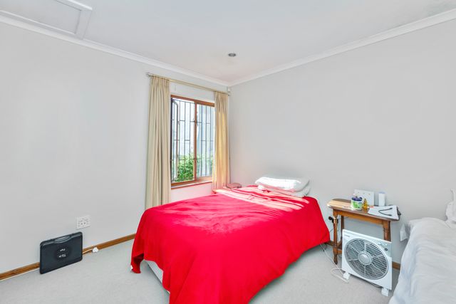 To Let 6 Bedroom Property for Rent in Fish Hoek Western Cape